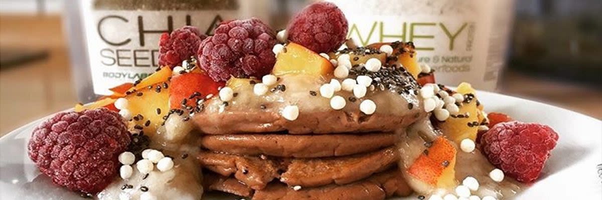 Whey Pancakes zum Frühstück