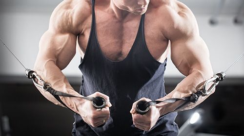 3 einfache Trizeps Übungen für definierte Arme