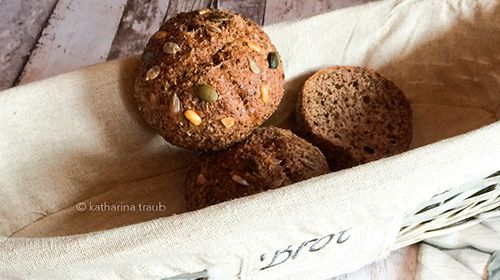 Selbstgemachte Low-Carb Proteinbrötchen