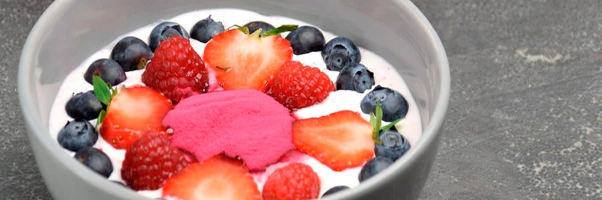 kwark met rood fruit