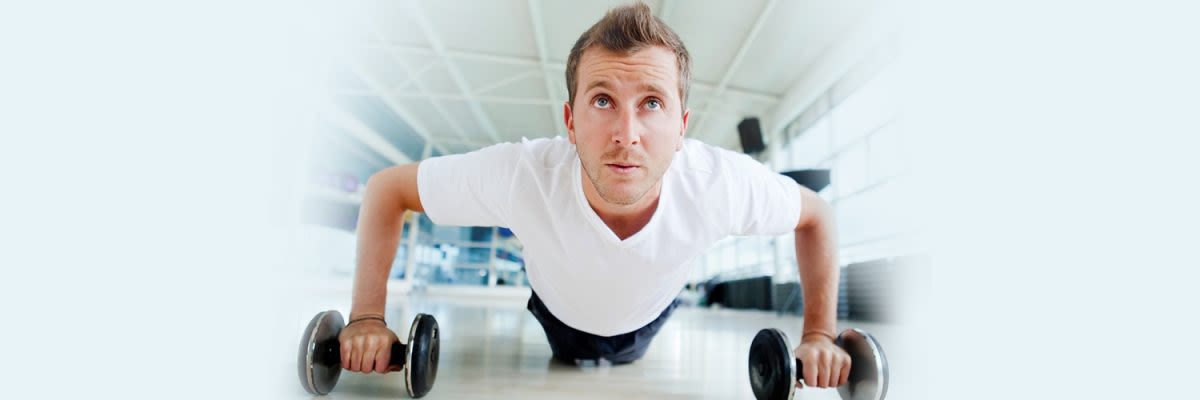 man in pushup positie