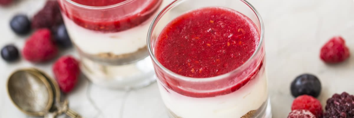 Protein Beeren-Panacotta-Schichtdessert