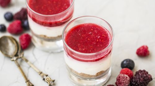 Protein Beeren-Panacotta-Schichtdessert