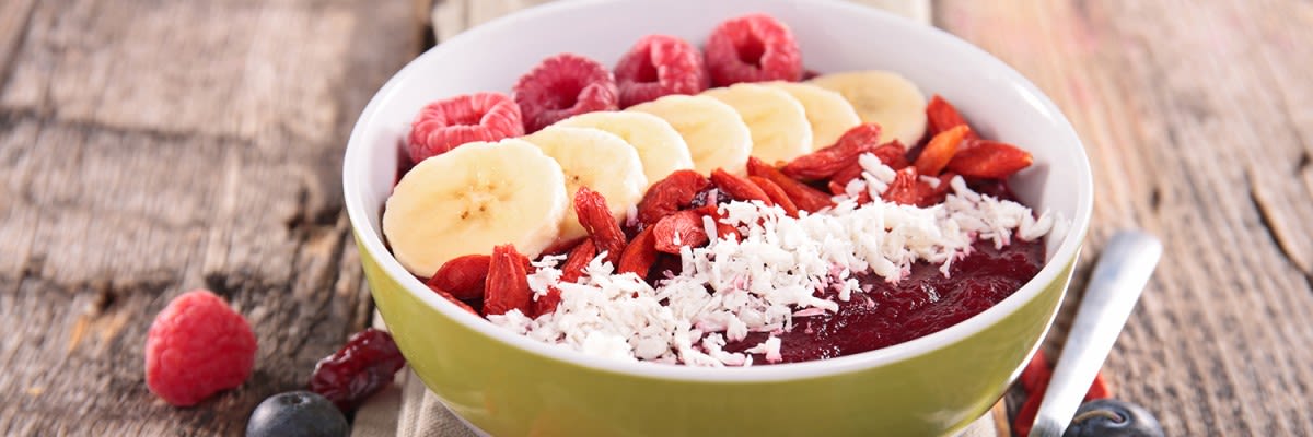 Acai Milchreis mit Beeren Gojibeeren