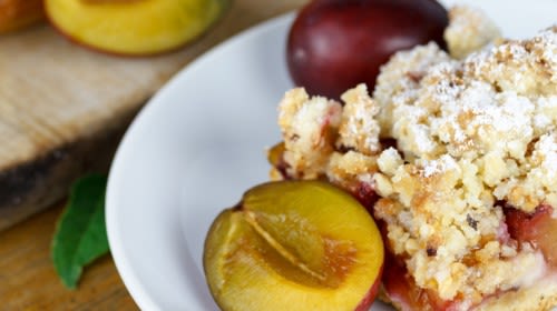 Cleaner ‚Zwetschgendatschi‘ – Pflaumenkuchen mit Streuseln