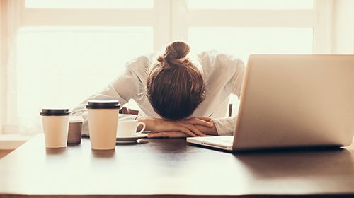 Müdigkeit: Was tun, wenn man sich ständig schläfrig fühlt?