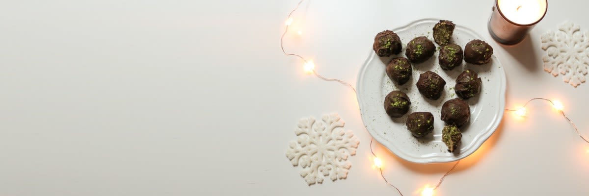 Matcha Coconut balls