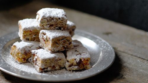 Stollenkonfekt mit Pistazien & Goji Beeren