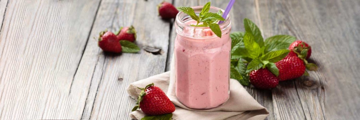 Erdbeer-Mandel-Proteinshake - vitafy.de