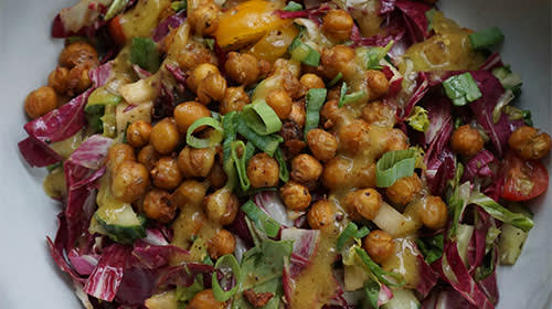 Salat mit gerösteten Kichererbsen