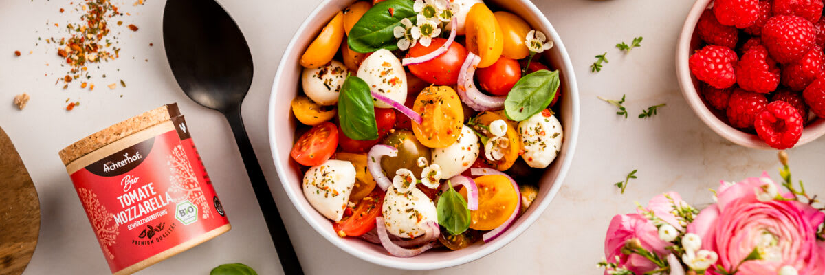 Tomate Mozzarella Salat mit Muttertagsset vom Achterhof