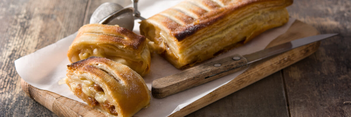 Blätterteig Apfelstrudel mit Vanillesauce - Vom Achterhof